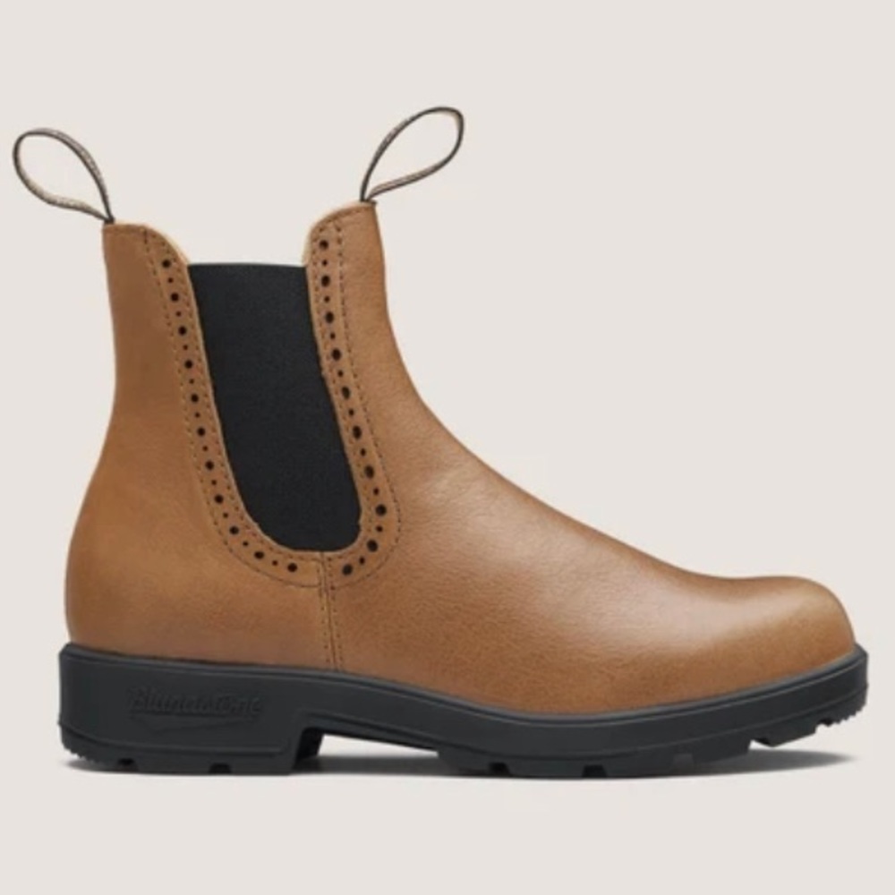 Blundstone #2215 camel high top boot